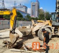 美美女被插网站高温下的坚守｜道路建设者用汗水铺就畅通路